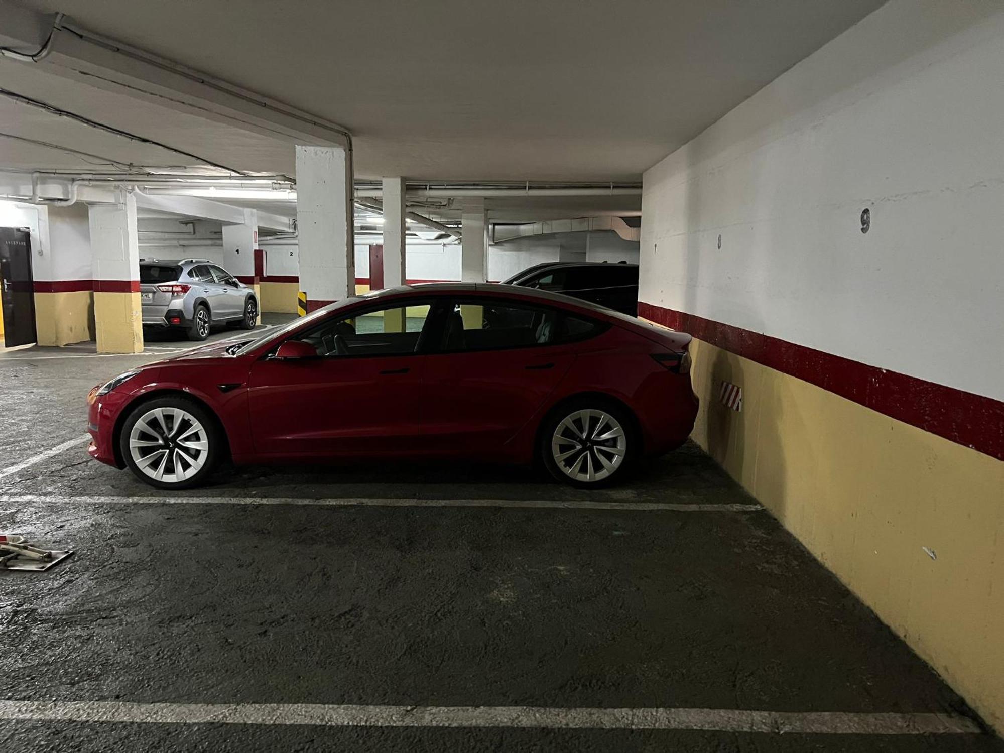 Apartment R & T Center - Parking